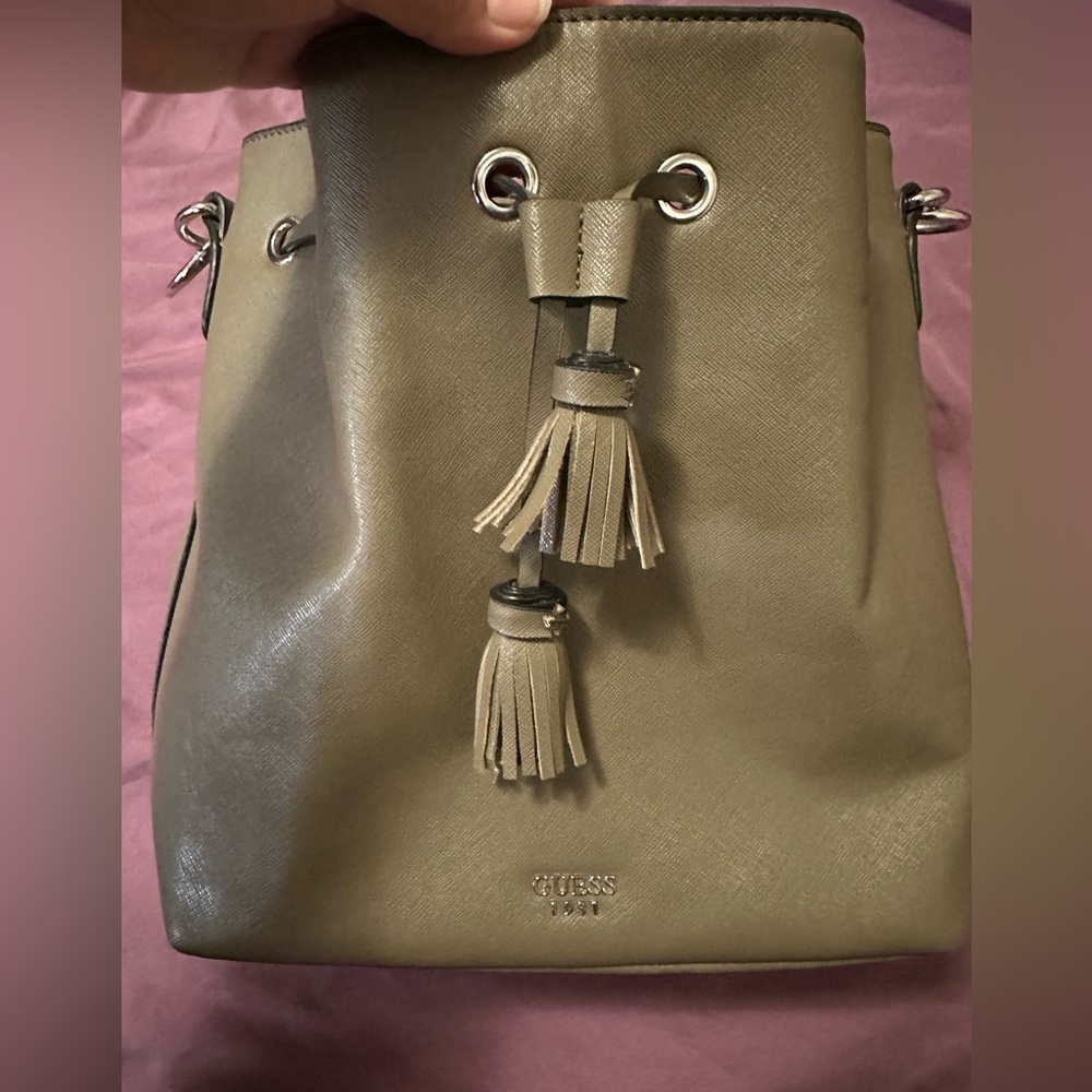 Guess Bucket Bag - Picture 6 of 13